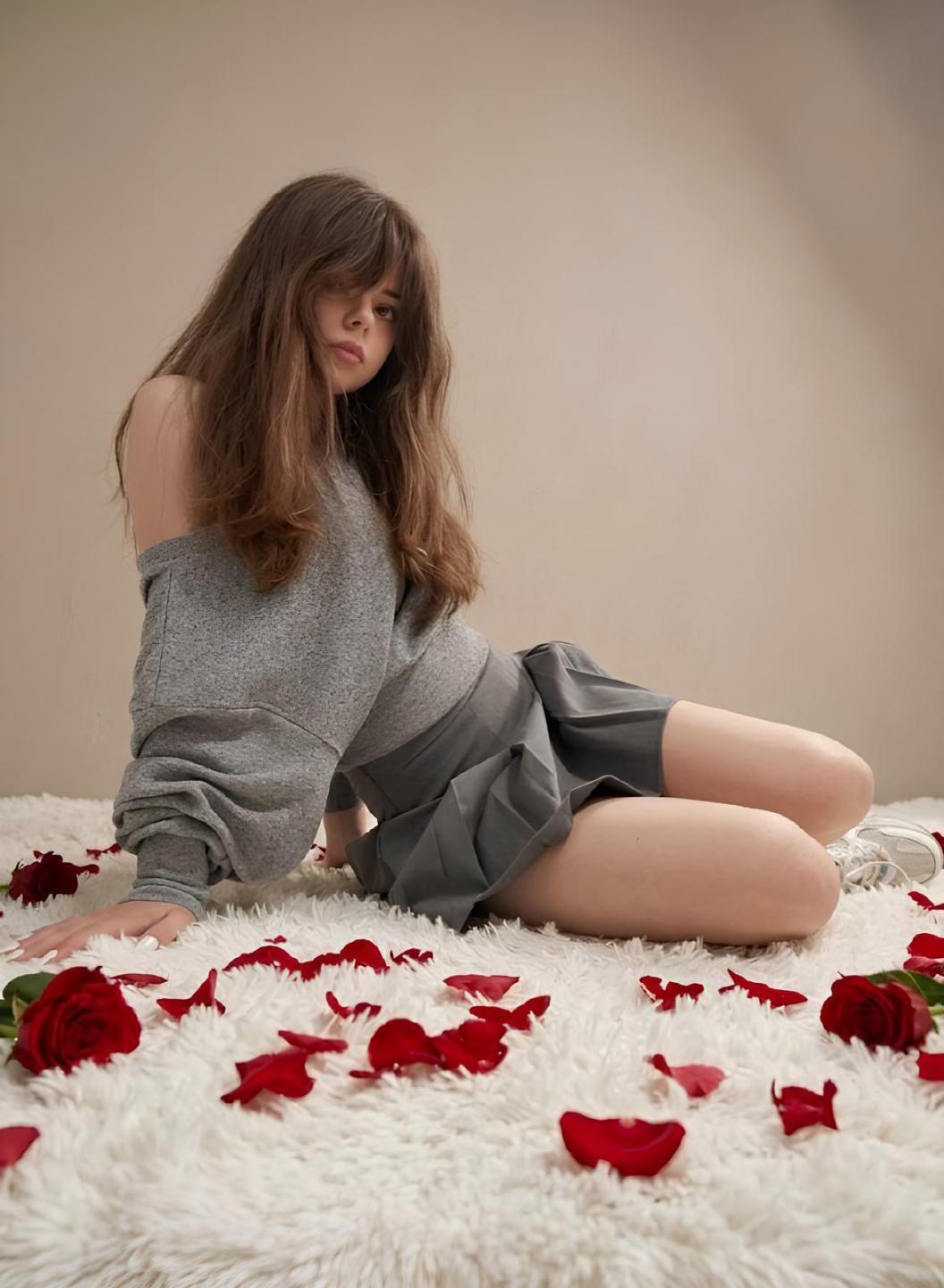 Image of cam model MiraRosse from XloveCam