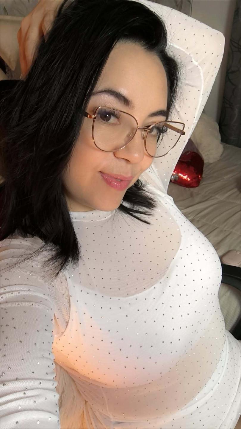 Image of cam model BellaFournierHot from XloveCam