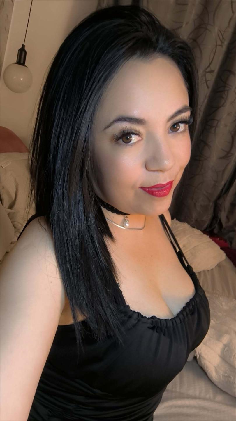 Image of cam model BellaFournierHot from XloveCam