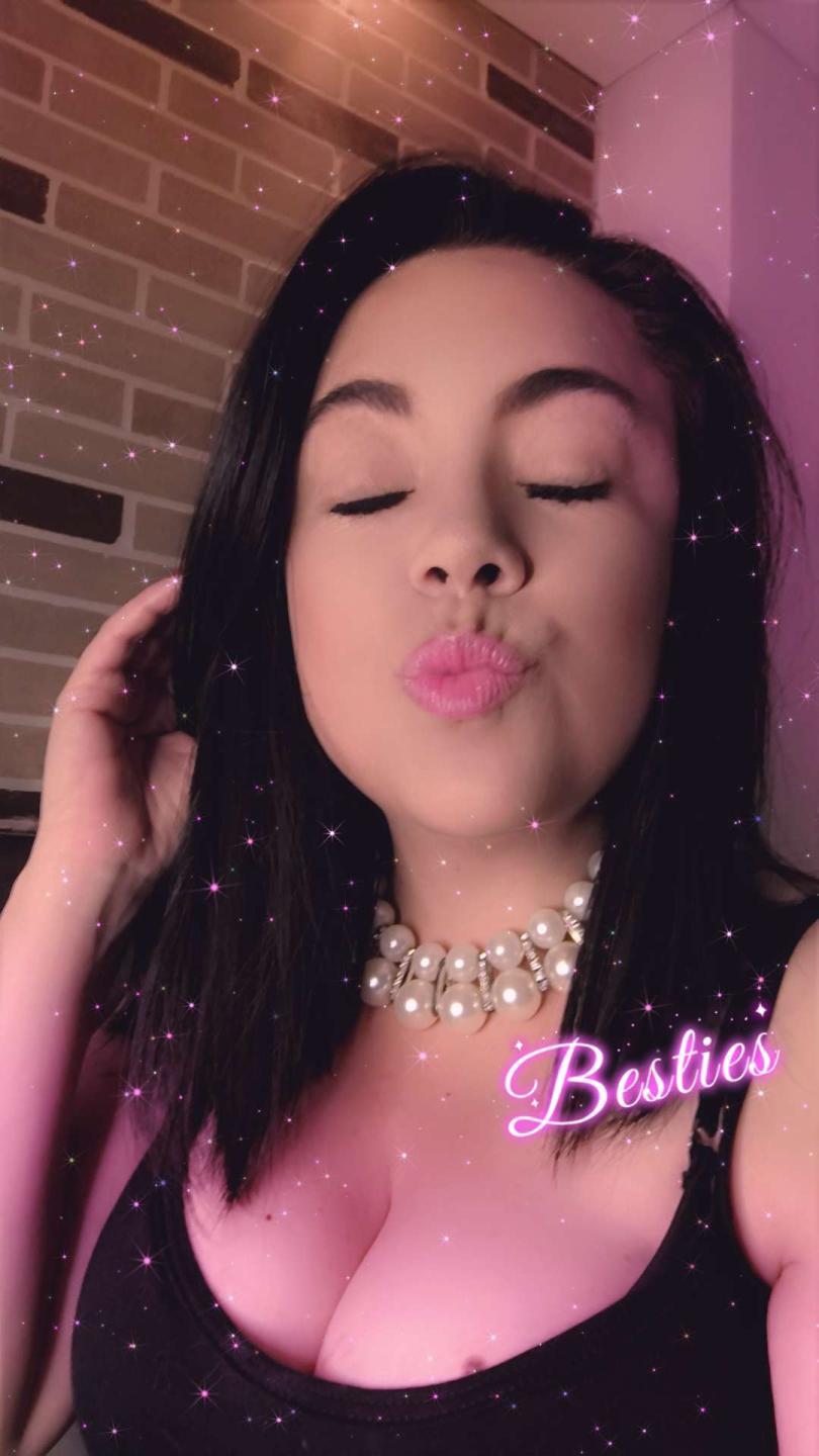 Image of cam model BellaFournierHot from XloveCam