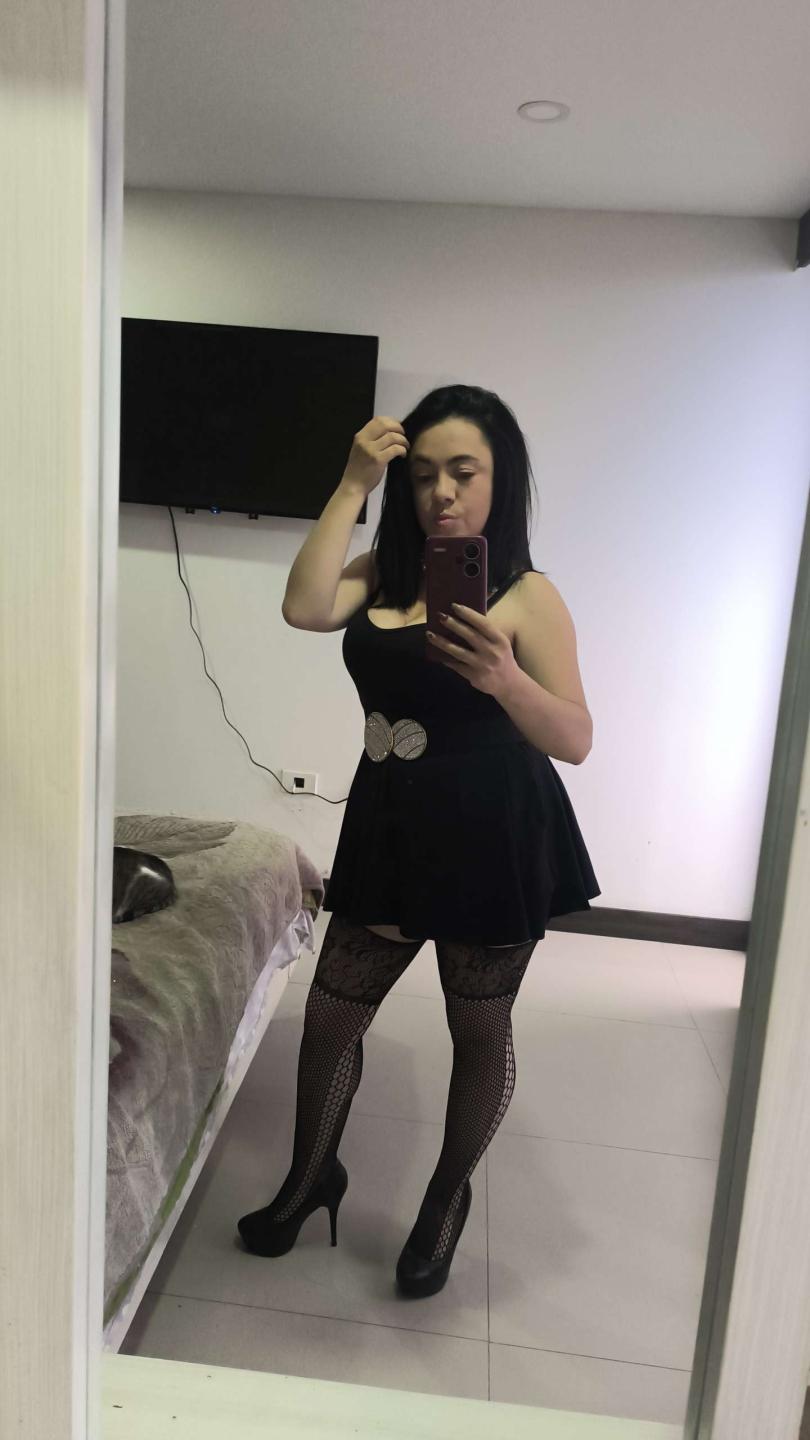 Image of cam model BellaFournierHot from XloveCam