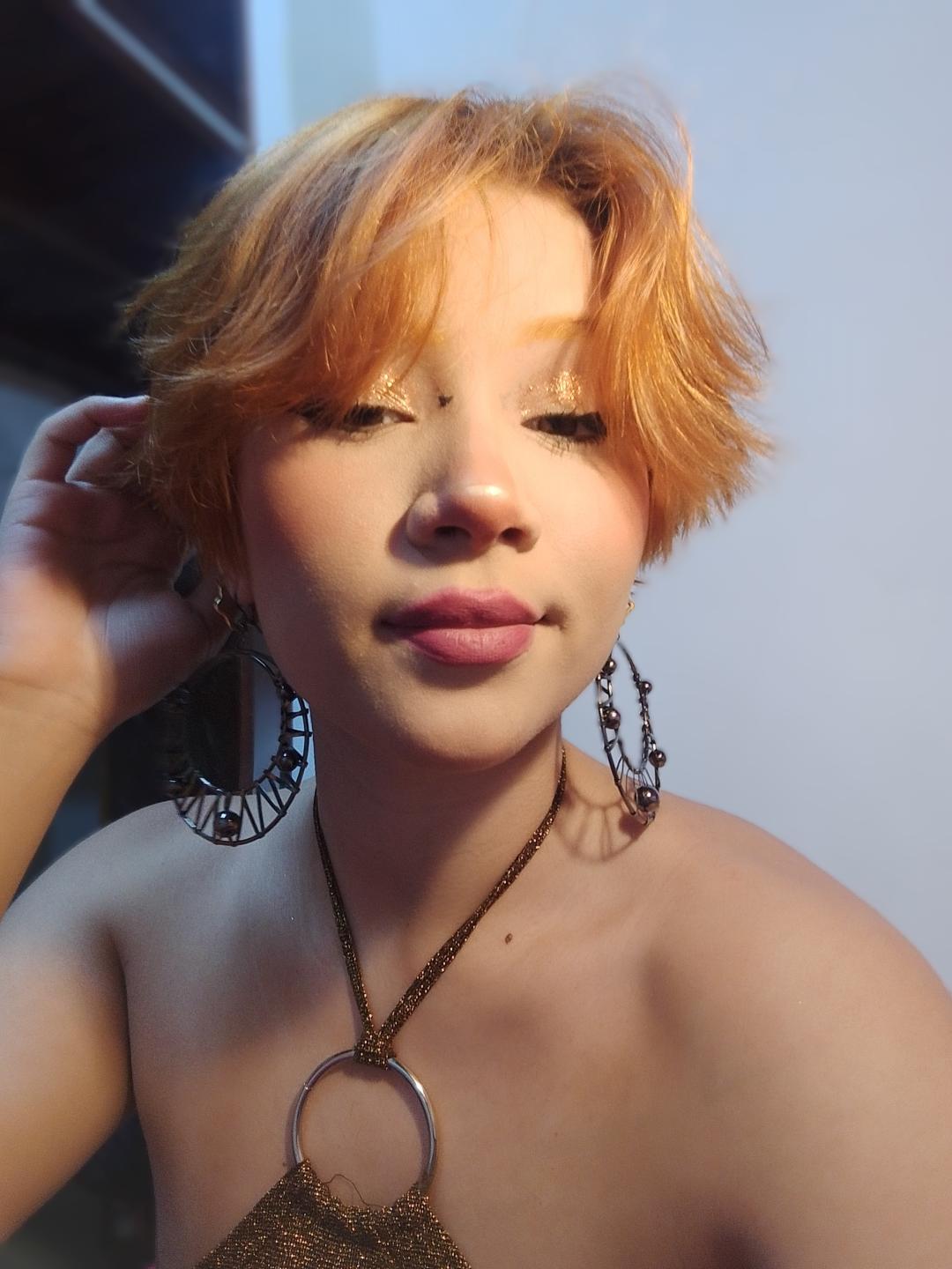 Image of cam model ChloeeWilliams from XloveCam