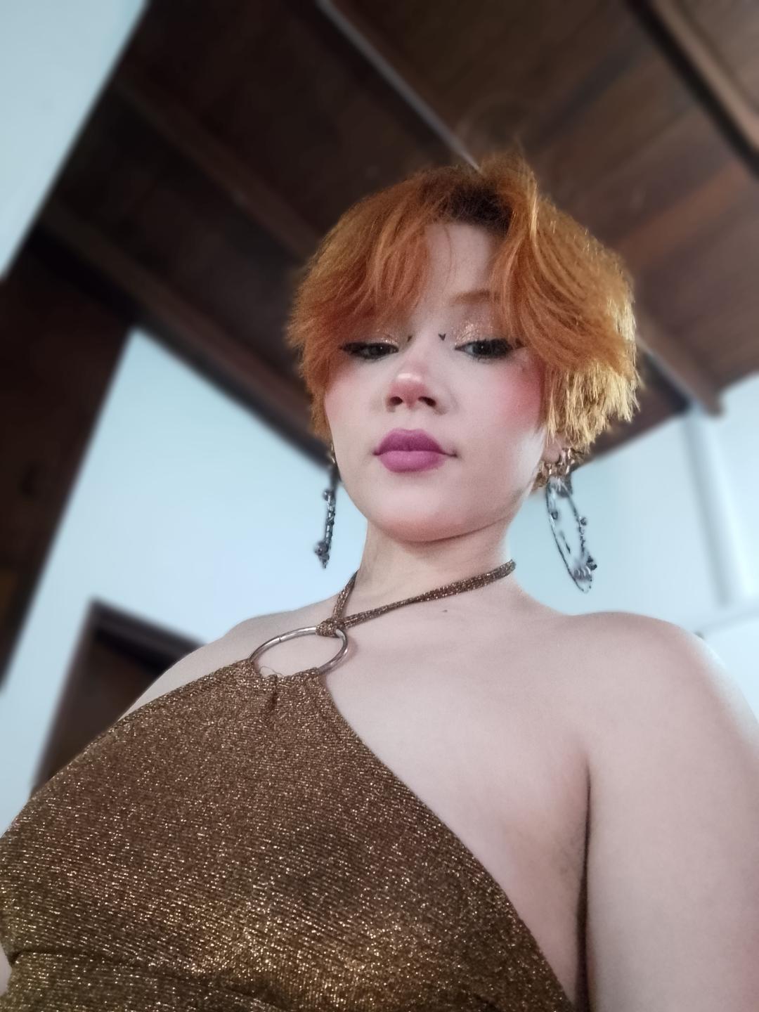 Image of cam model ChloeeWilliams from XloveCam