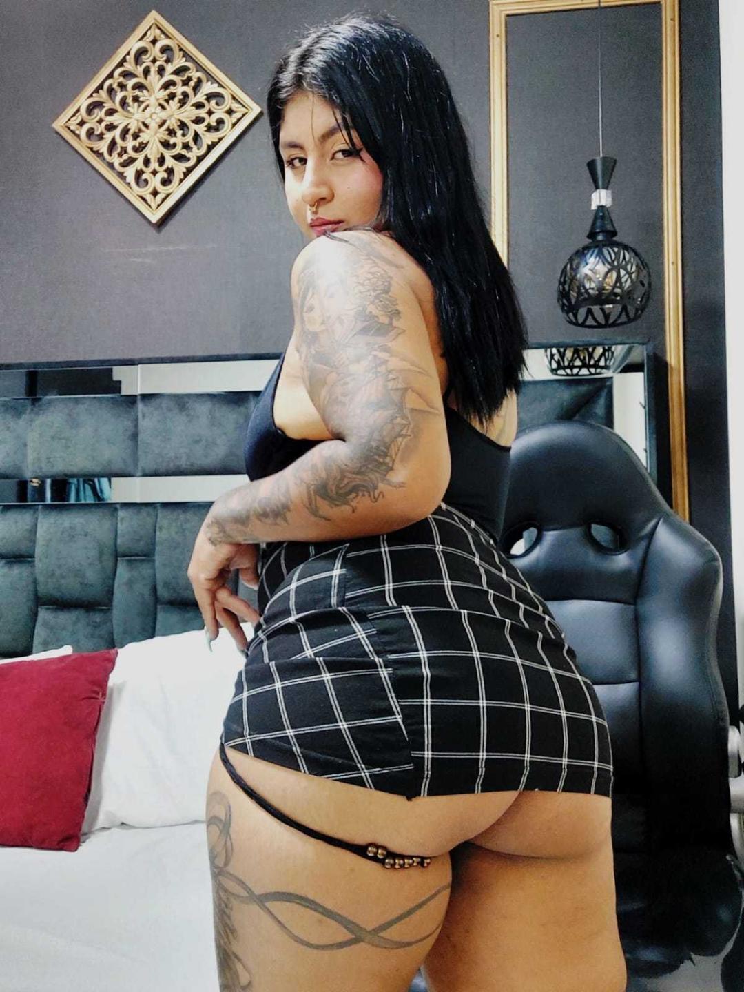 Image of cam model AngelaJoness from XloveCam