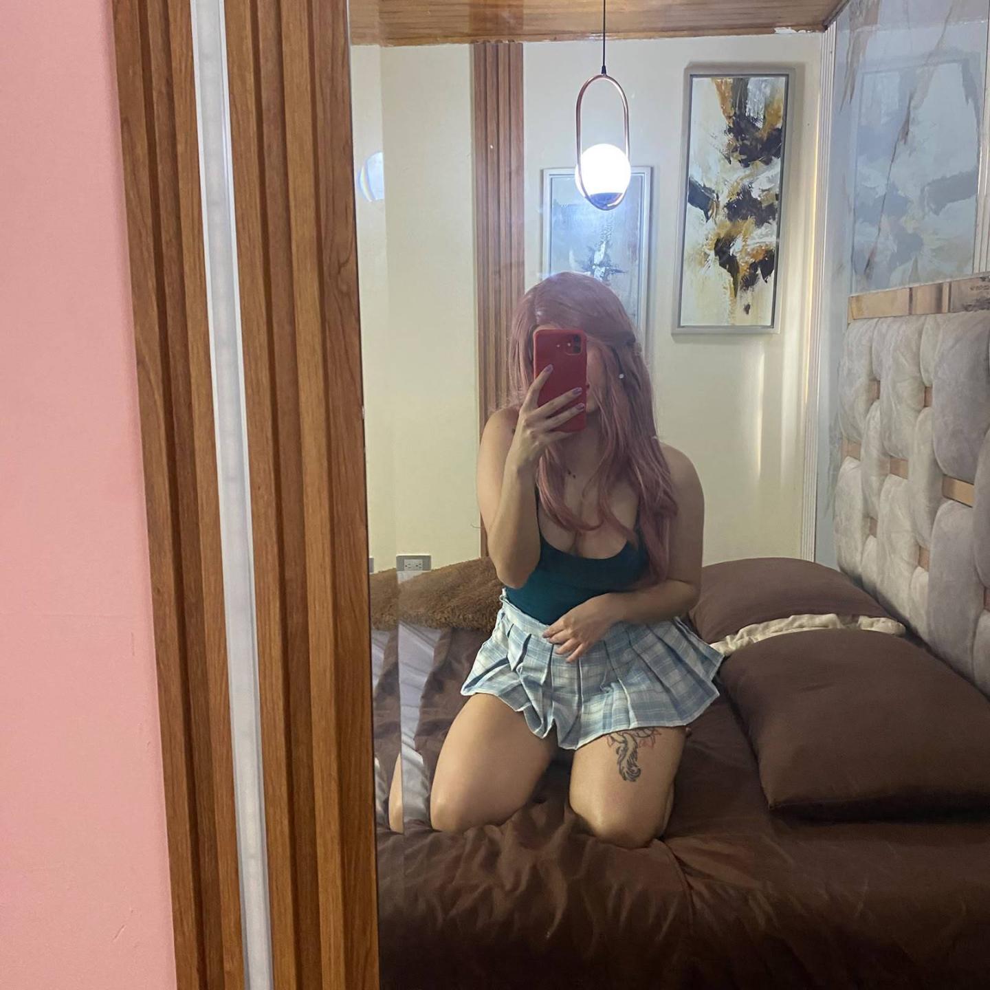 Image of cam model EmmaFeri from XloveCam