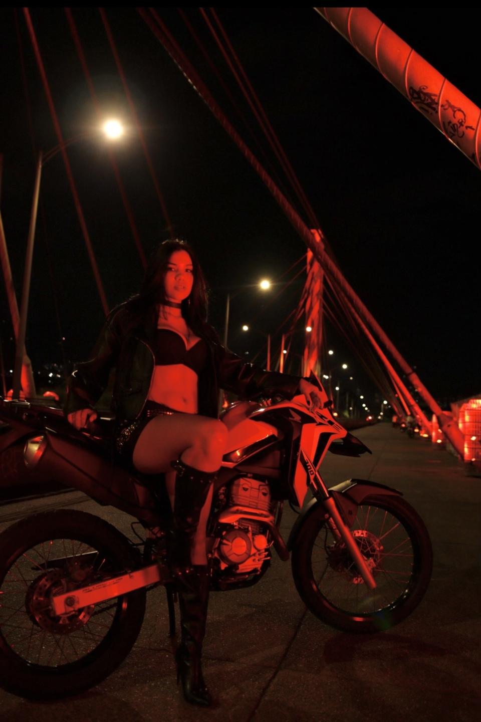 Image of cam model CherryBonet from XloveCam