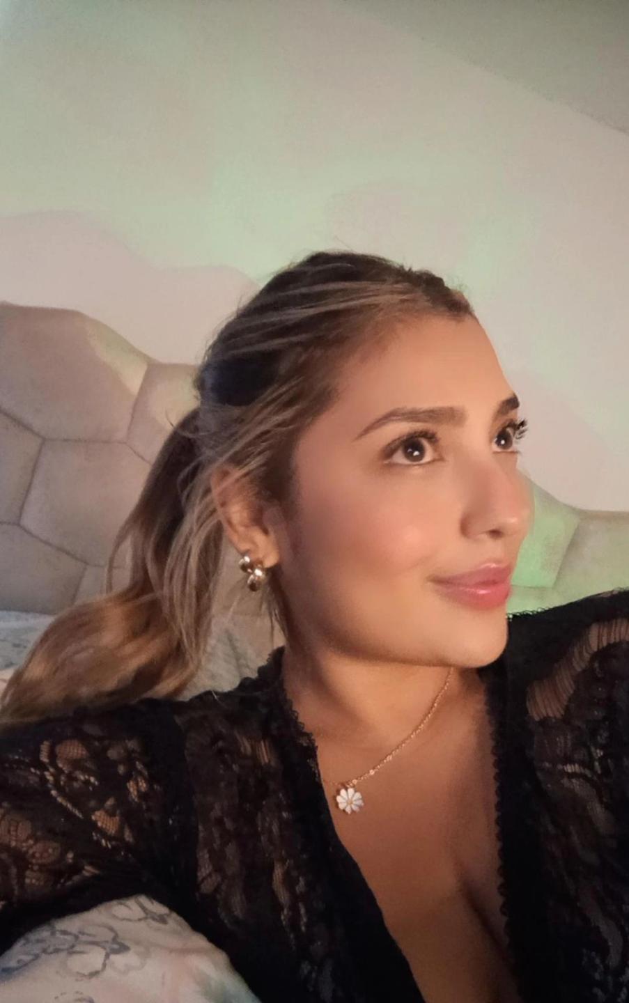 Image of cam model BiancaRey from XloveCam