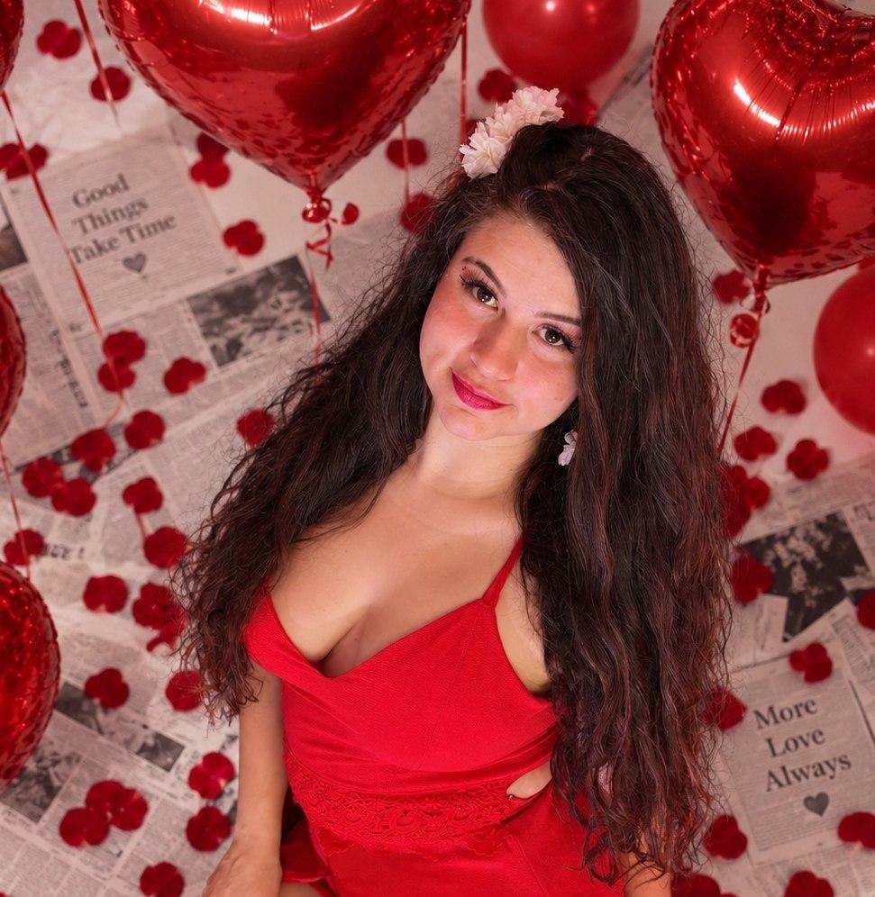 Image of cam model Esmaelda from XloveCam