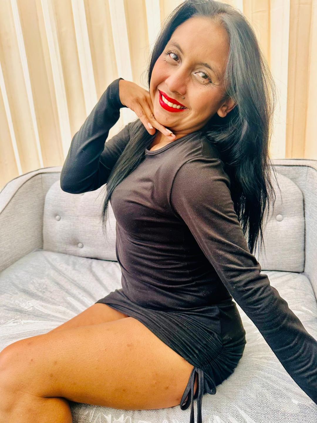 Image of cam model MelizQueen from XloveCam