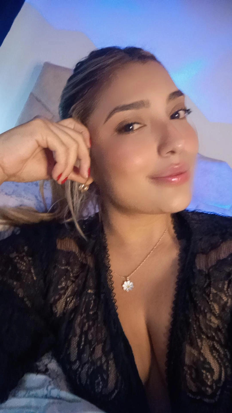 Image of cam model BiancaRey from XloveCam