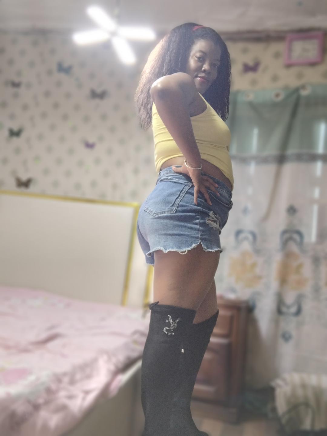 Image of cam model BrownieBabe from XloveCam