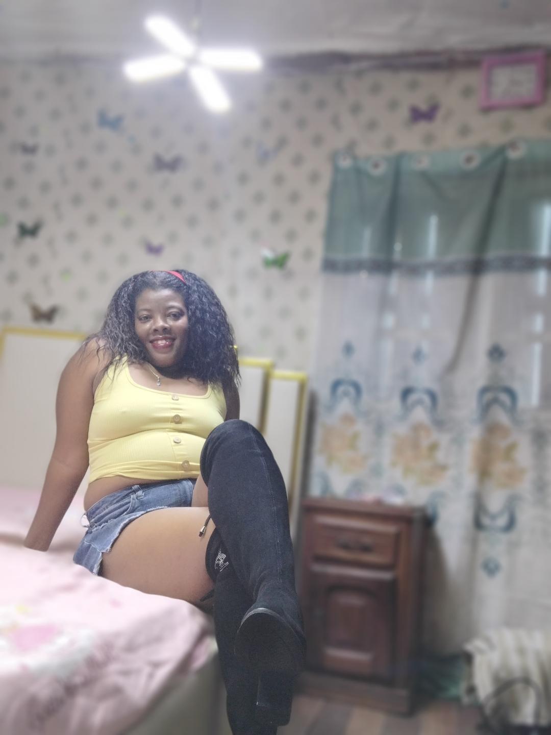 Image of cam model BrownieBabe from XloveCam