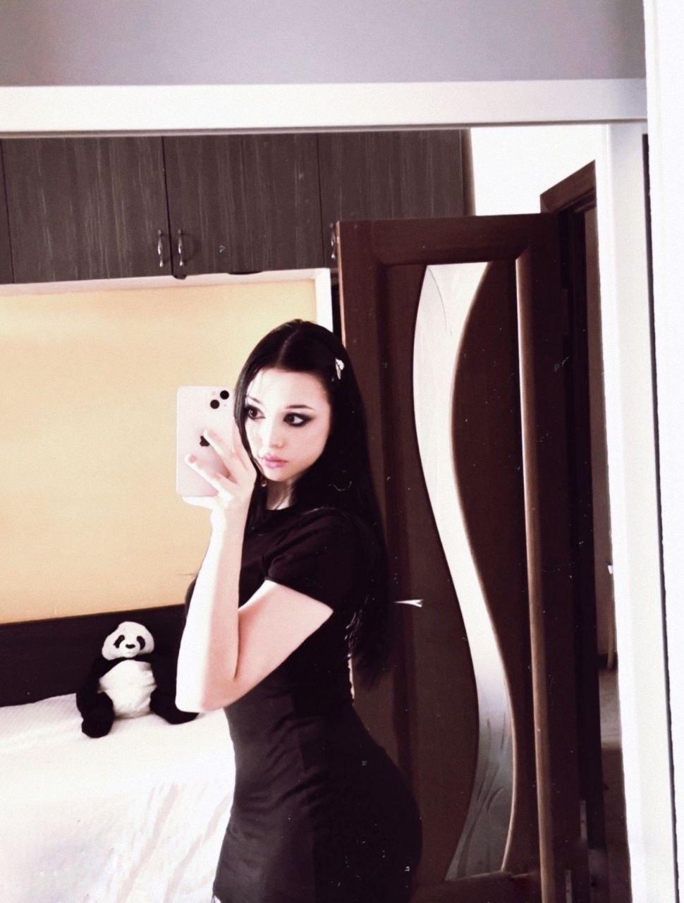 Image of cam model MaganSplonskowski from XloveCam