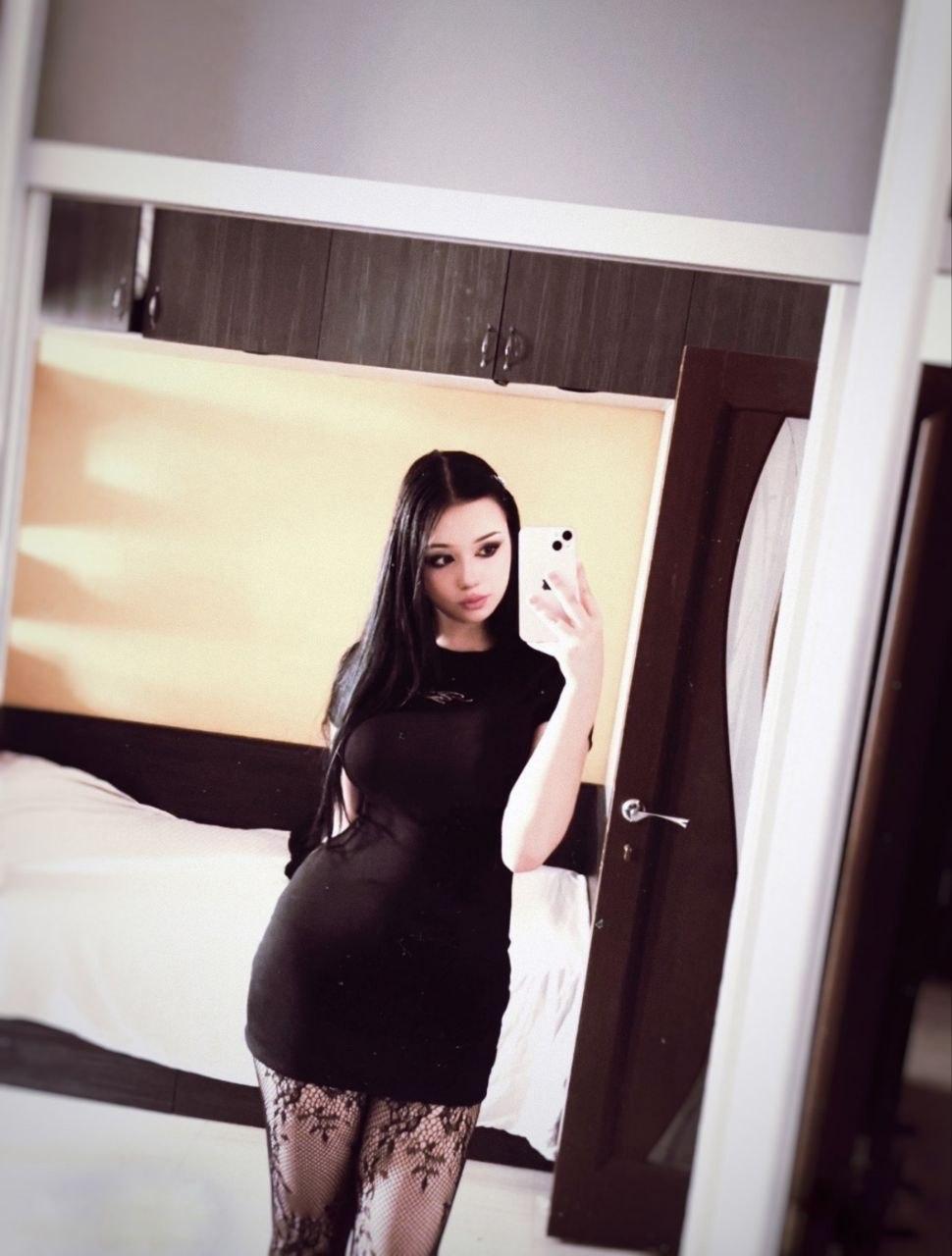 Image of cam model MaganSplonskowski from XloveCam
