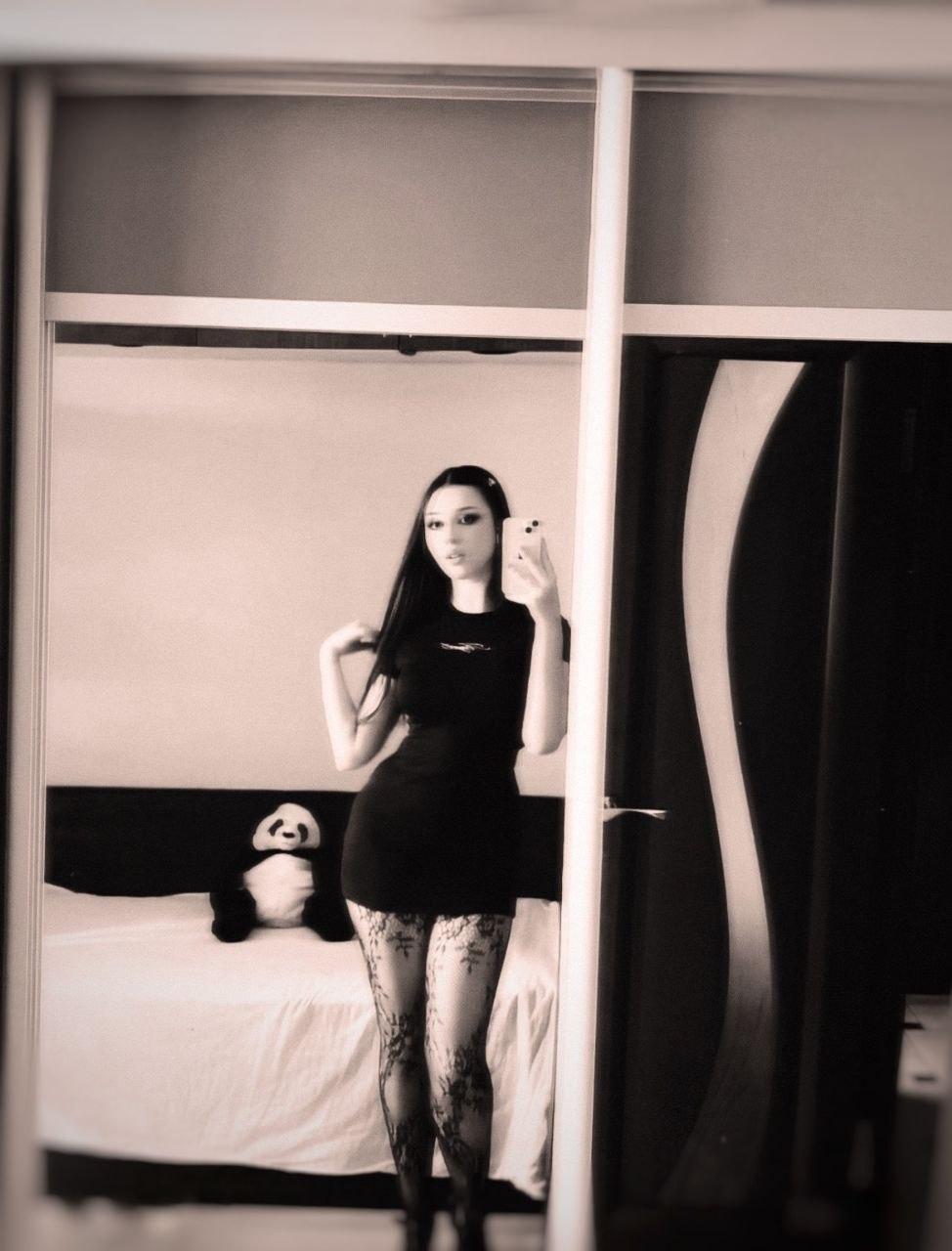 Image of cam model MaganSplonskowski from XloveCam
