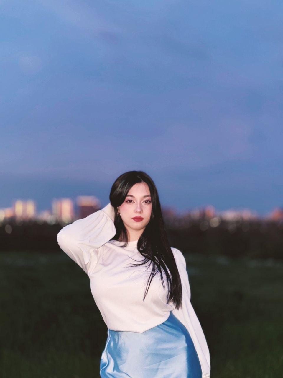 Image of cam model MaganSplonskowski from XloveCam