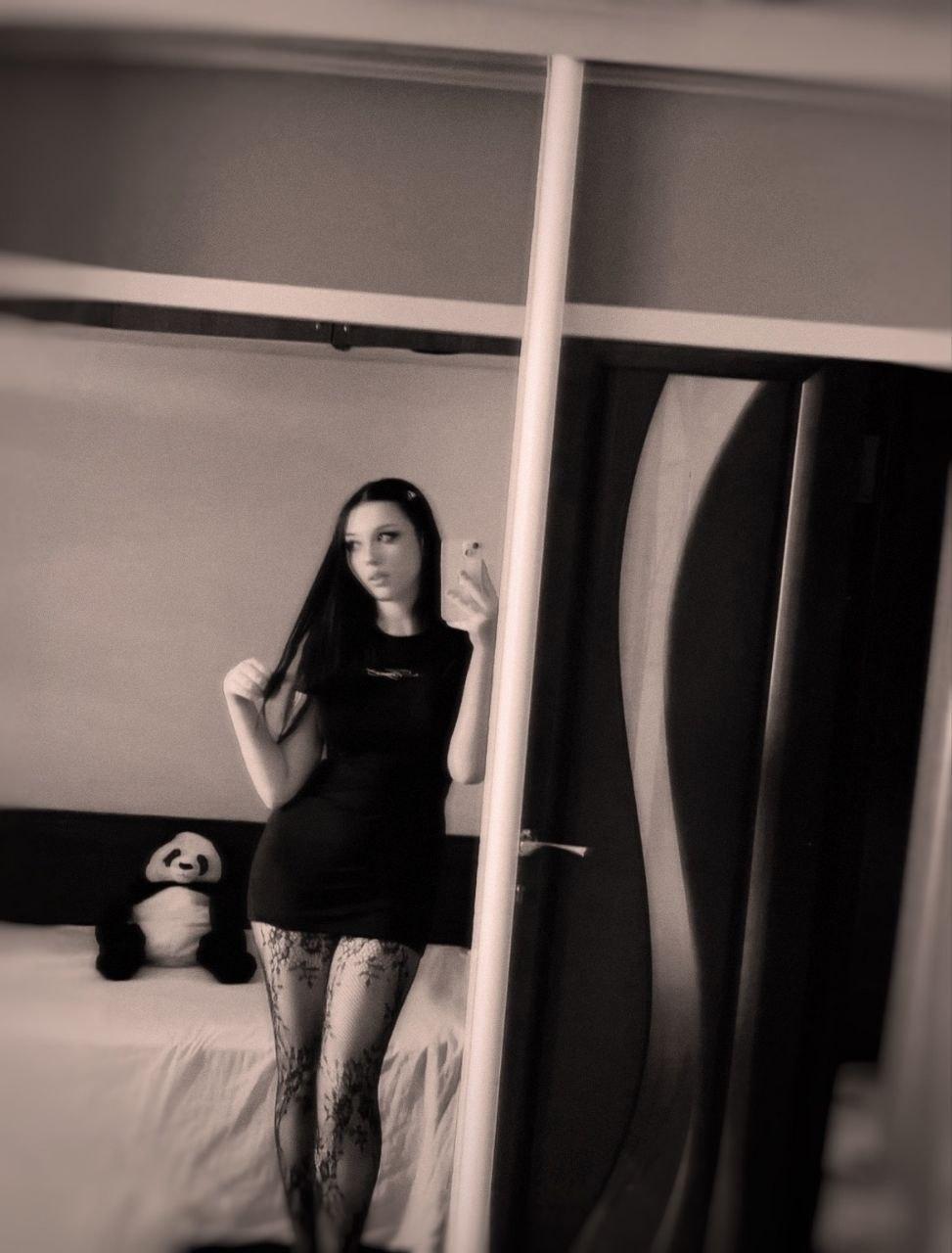 Image of cam model MaganSplonskowski from XloveCam