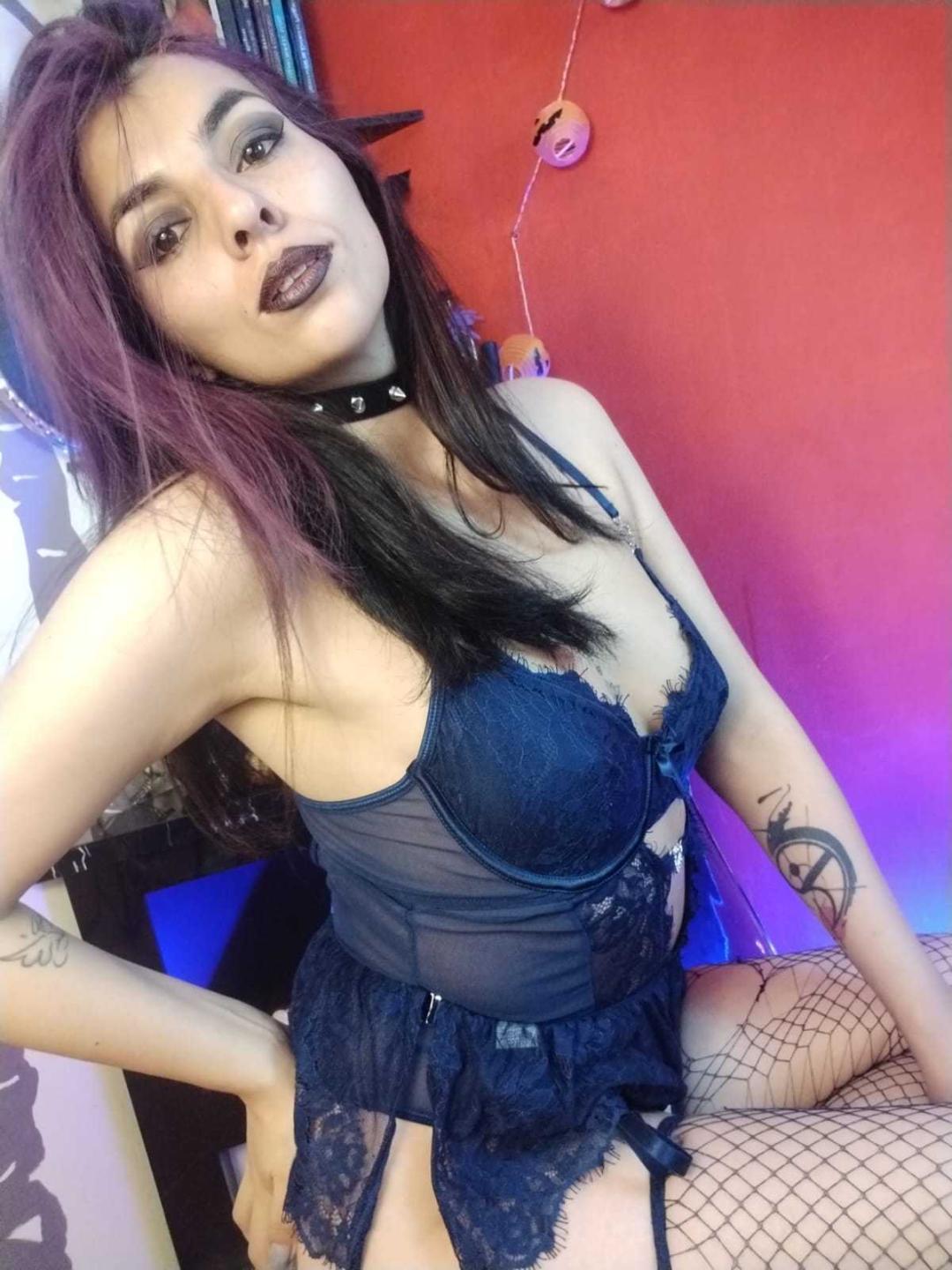Image of cam model SoyVeronica from XloveCam