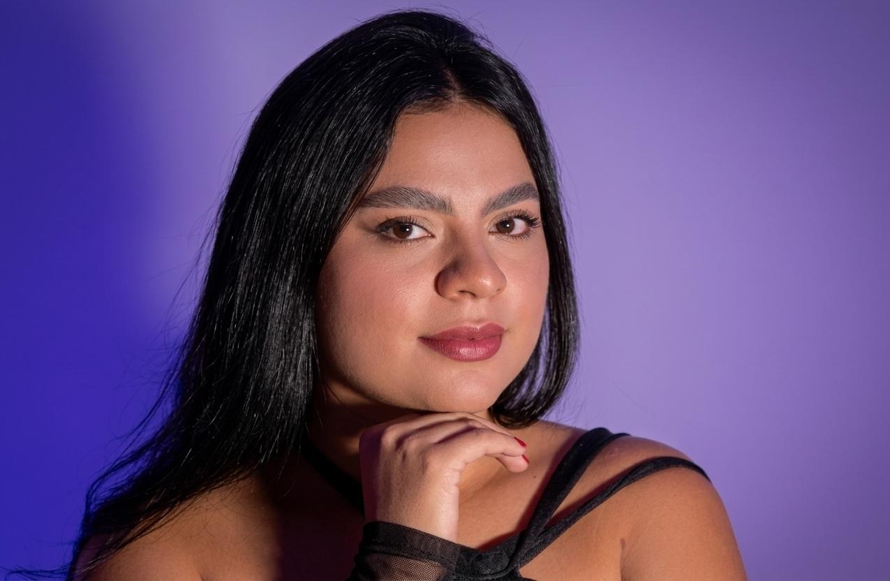 Image of cam model MelanyPorto from XloveCam