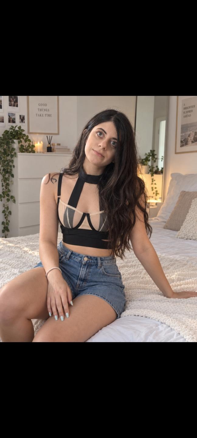 Image of cam model MilaSweets from XloveCam