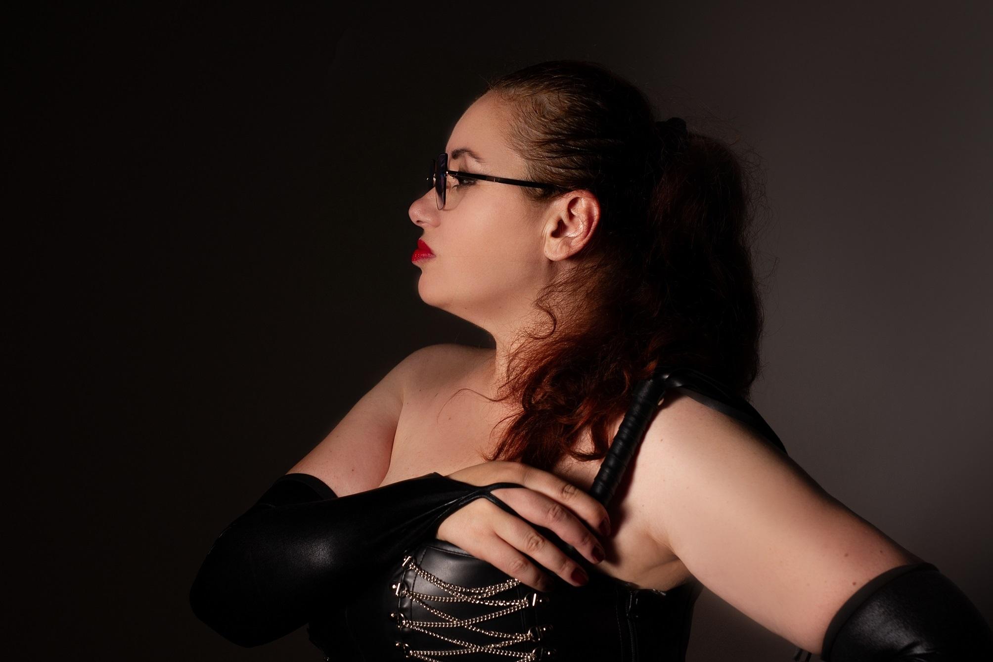 Image of cam model ElisabethLovee from XloveCam
