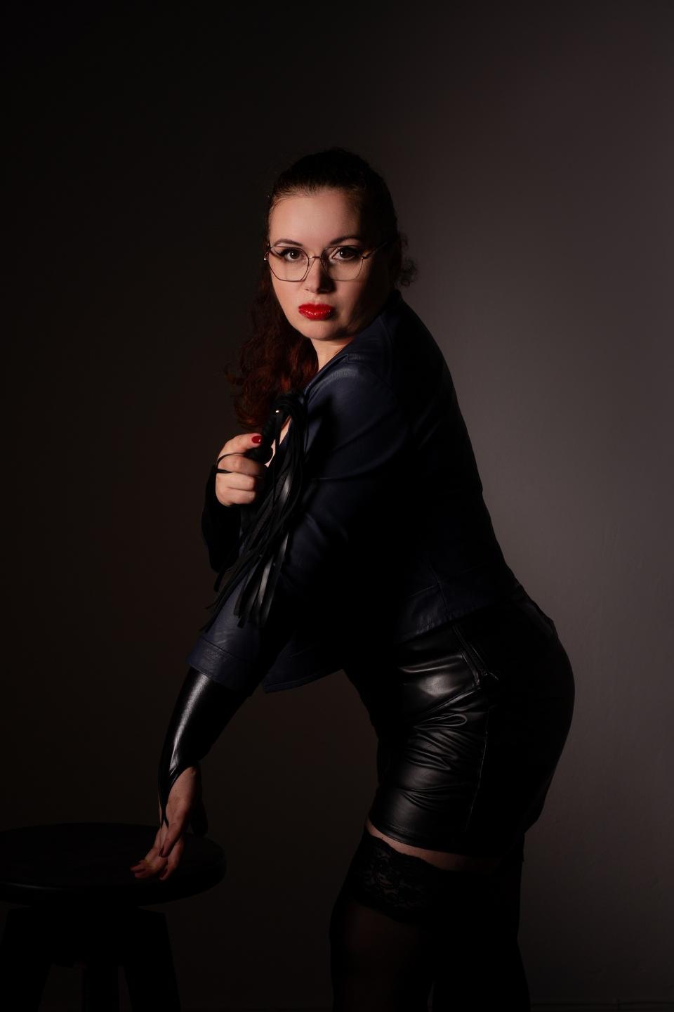 Image of cam model ElisabethLovee from XloveCam