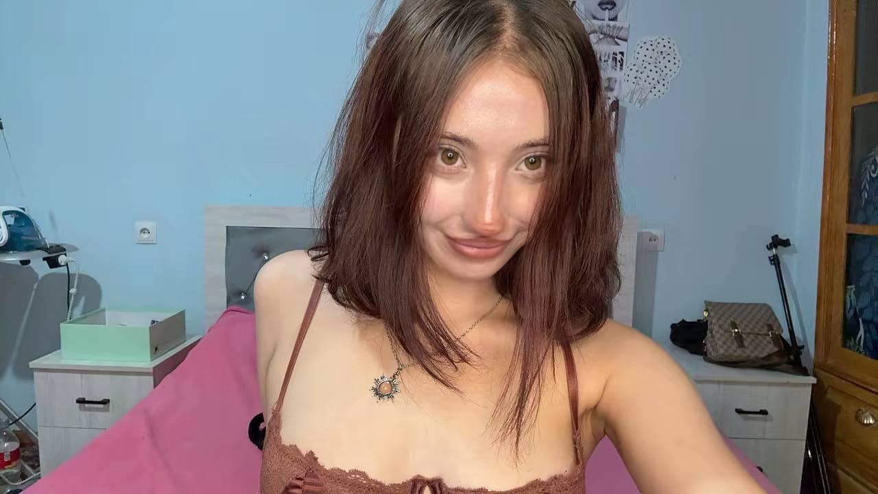 Image of cam model ElaneBoth from XloveCam