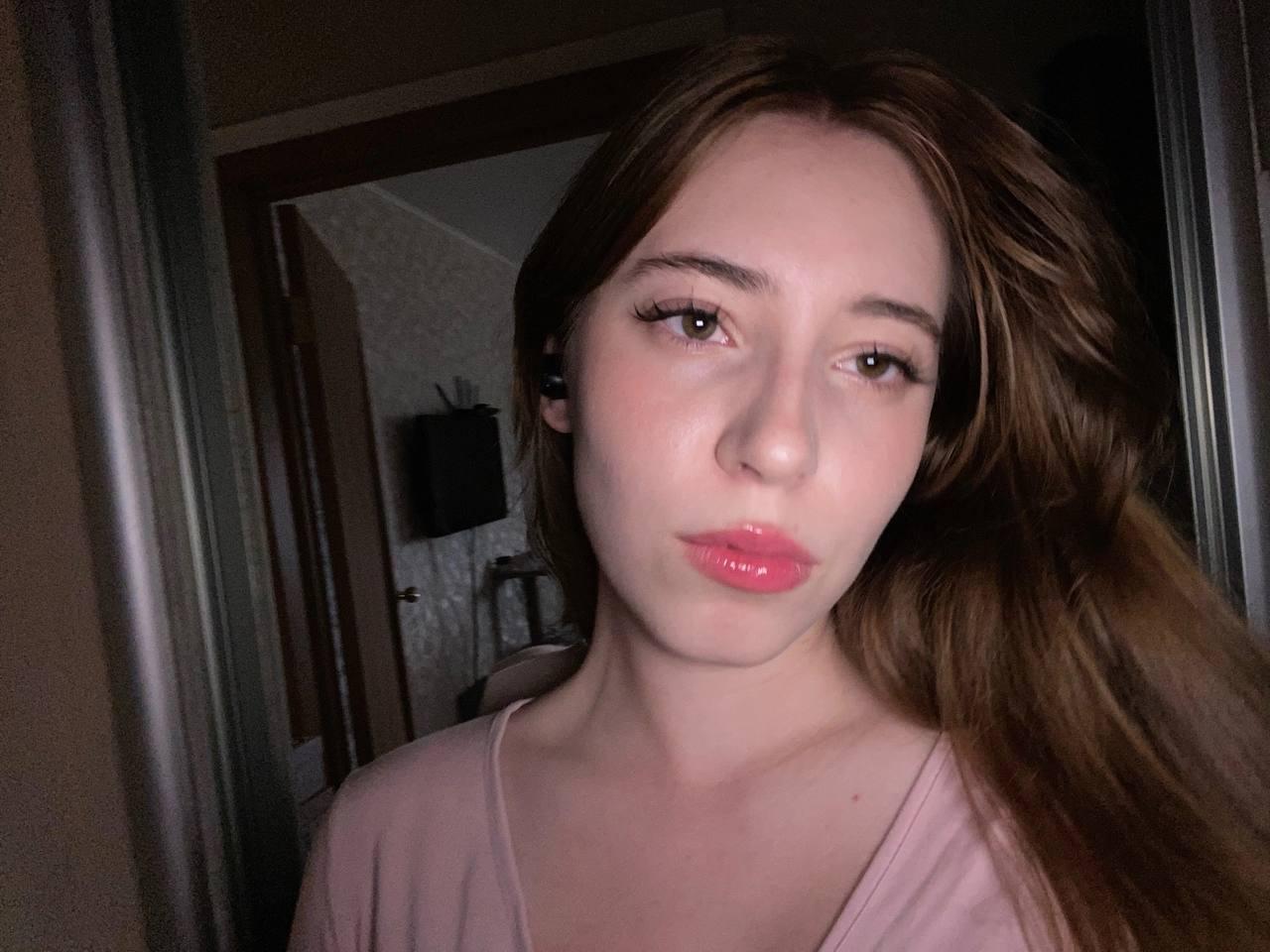 Image of cam model AleneFalcioni from XloveCam