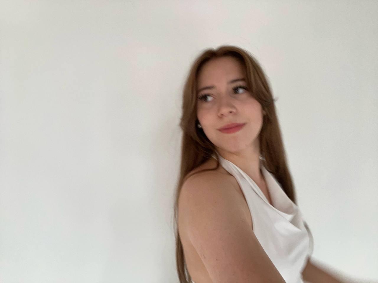 Image of cam model AleneFalcioni from XloveCam
