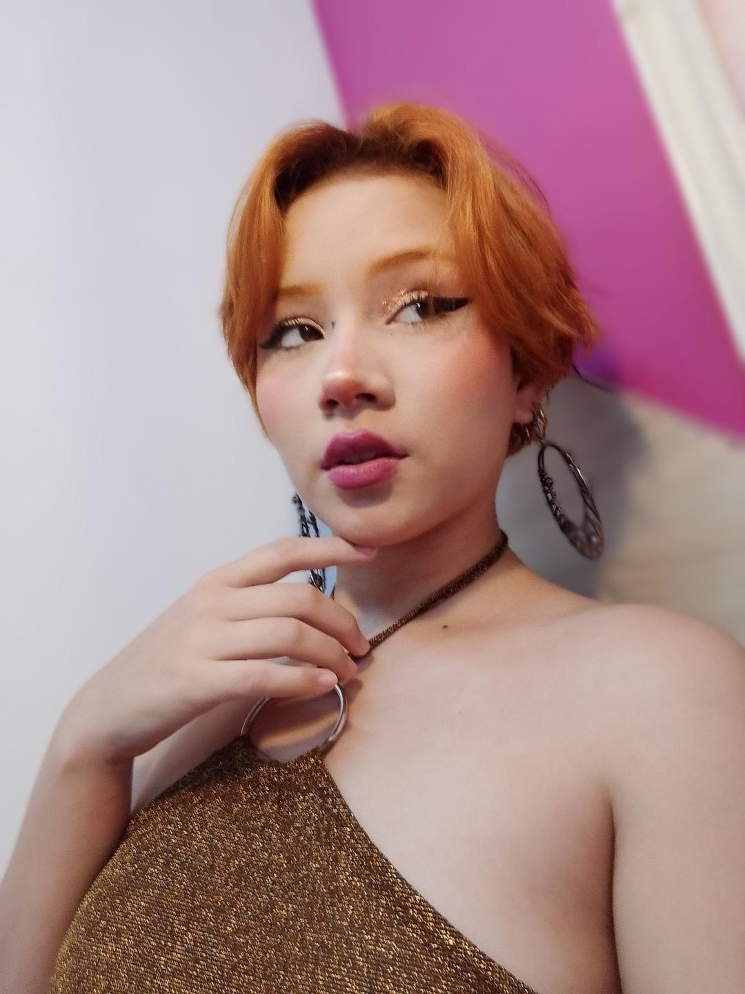 Image of cam model ChloeeWilliams from XloveCam