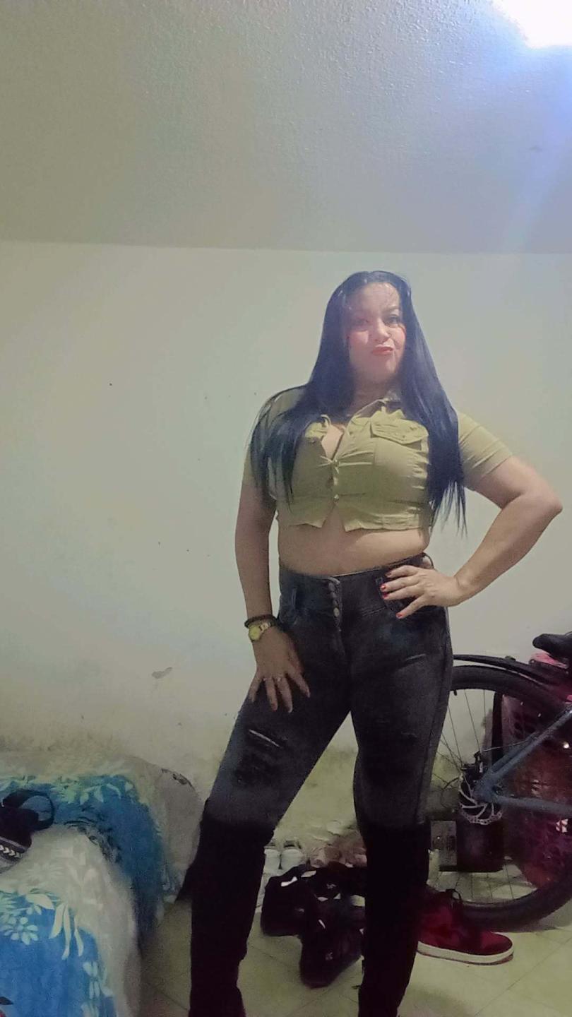 Image of cam model VictoriaLands from XloveCam