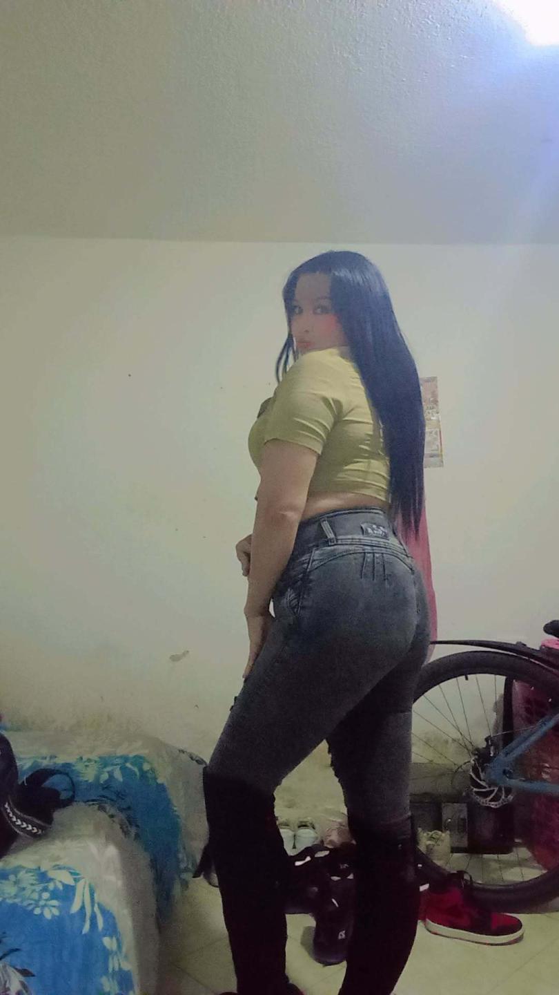 Image of cam model VictoriaLands from XloveCam
