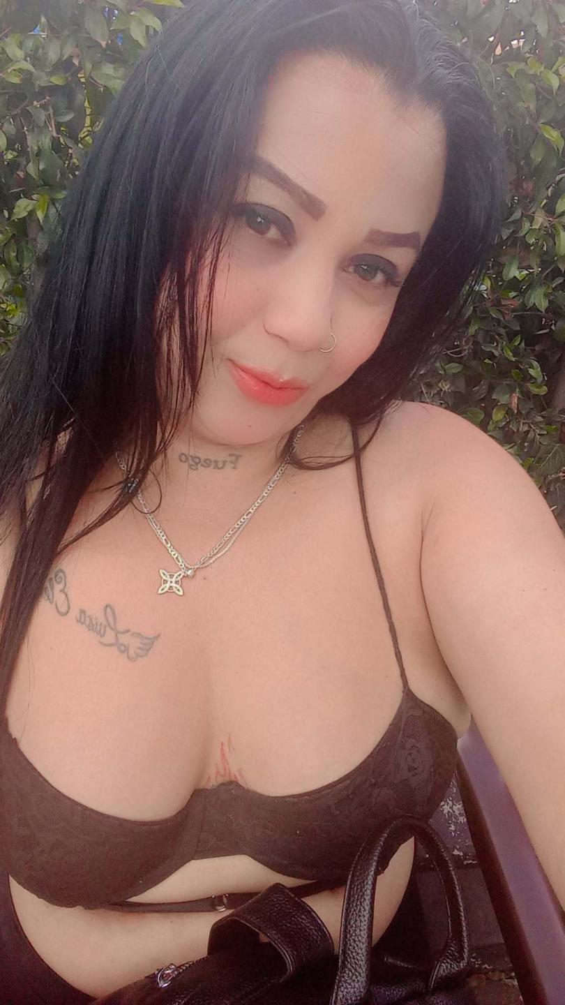 Image of cam model VictoriaLands from XloveCam