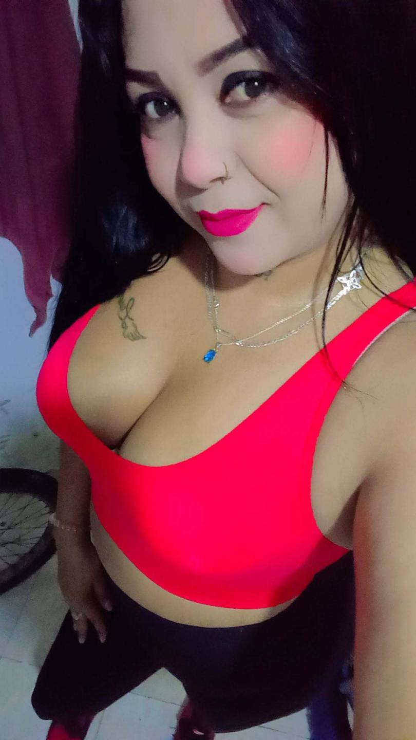 Image of cam model VictoriaLands from XloveCam