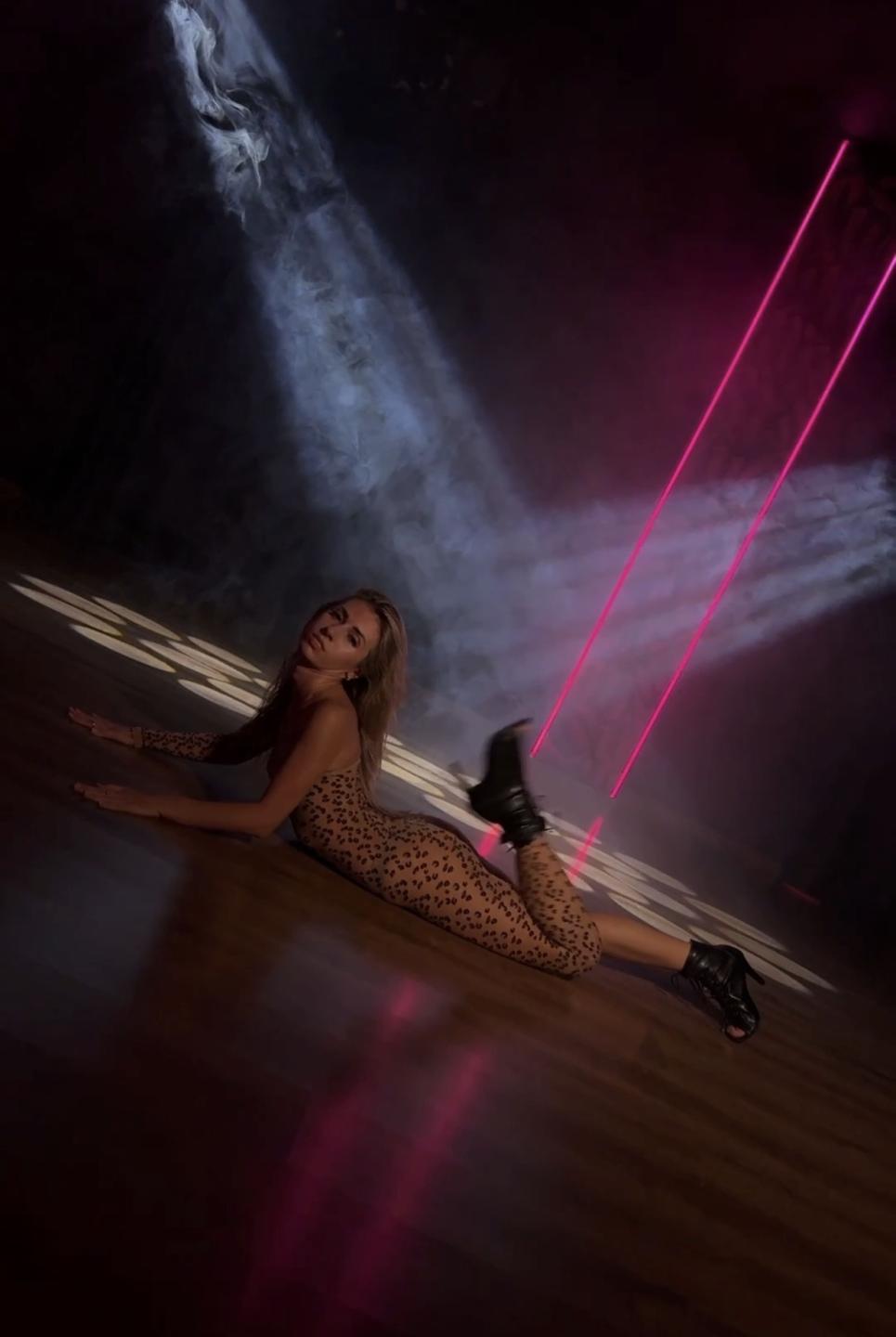 Image of cam model TrishaCrystal from XloveCam