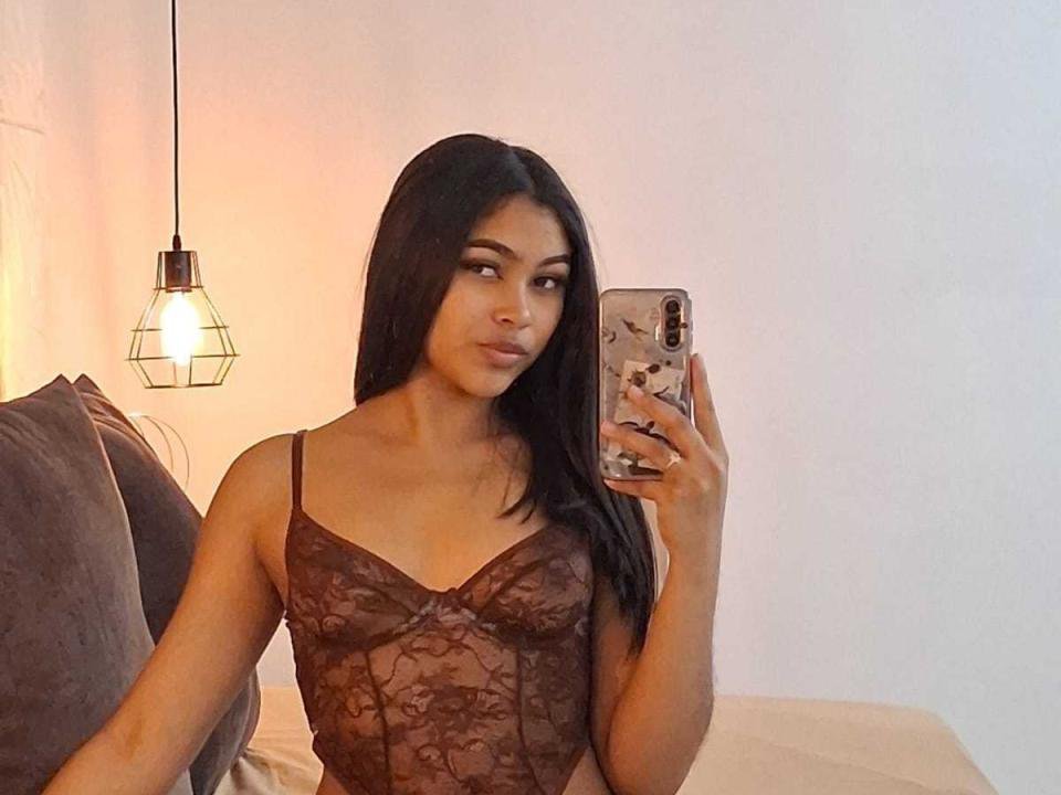 Image of cam model FernandaCoa from XloveCam