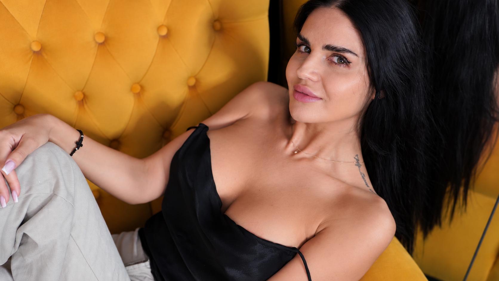 Image of cam model NatalieGreen from XloveCam