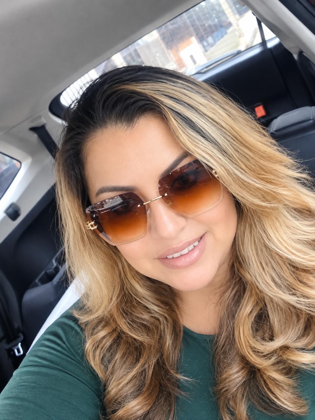 Image of cam model CharlotteDevereaux from XloveCam