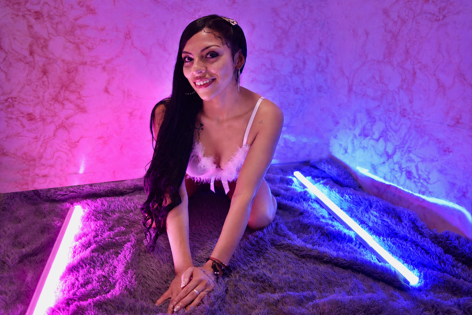 Image of cam model RoxannaMoretti from XloveCam