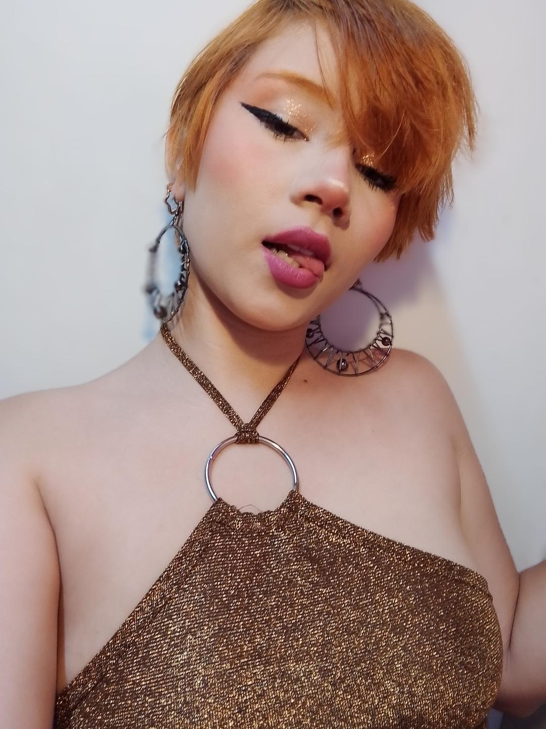Image of cam model ChloeeWilliams from XloveCam