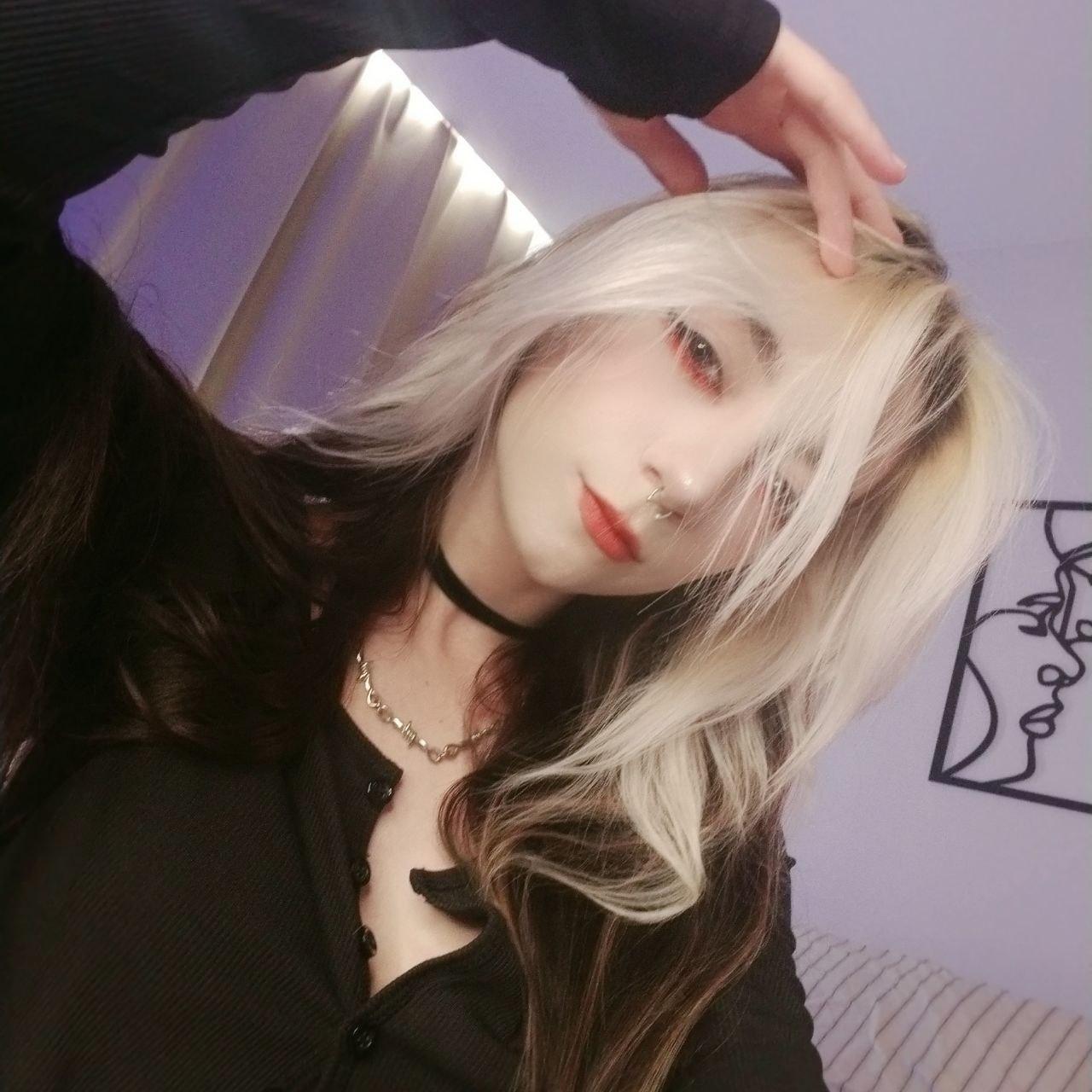 Image of cam model LiviaLariosa from XloveCam