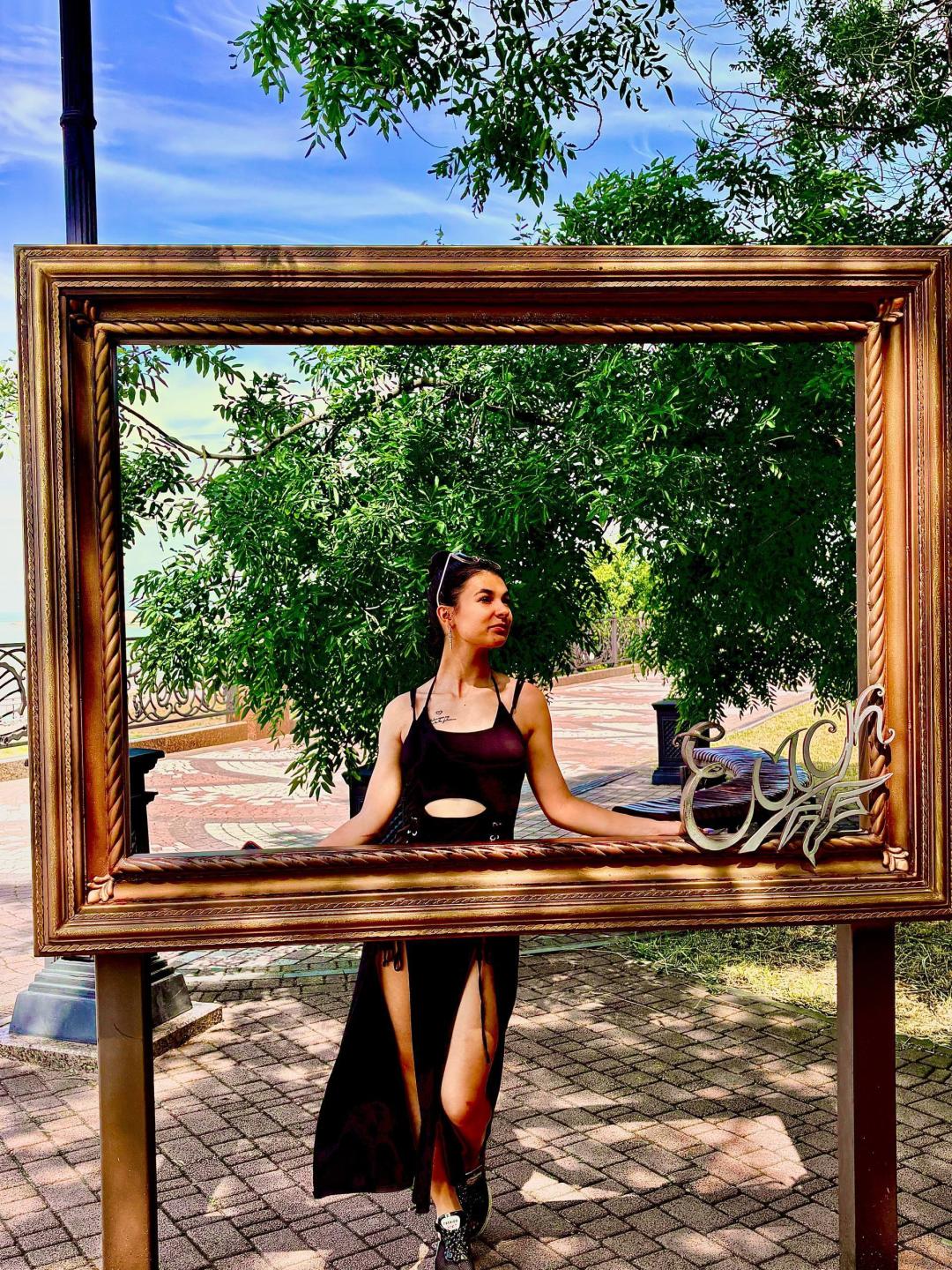 Image of cam model LakiaRentz from XloveCam