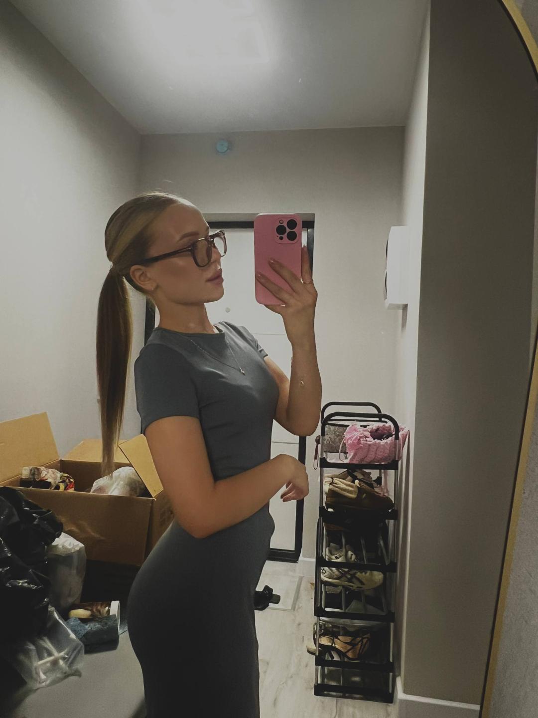Image of cam model DarceyJarver from XloveCam