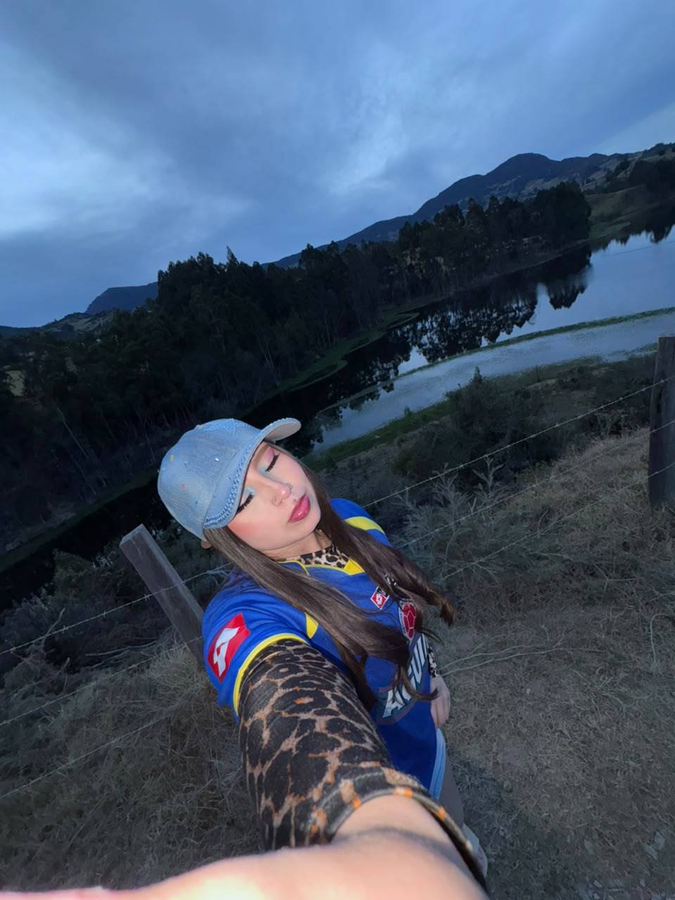 Image of cam model MadeleynRouse from XloveCam