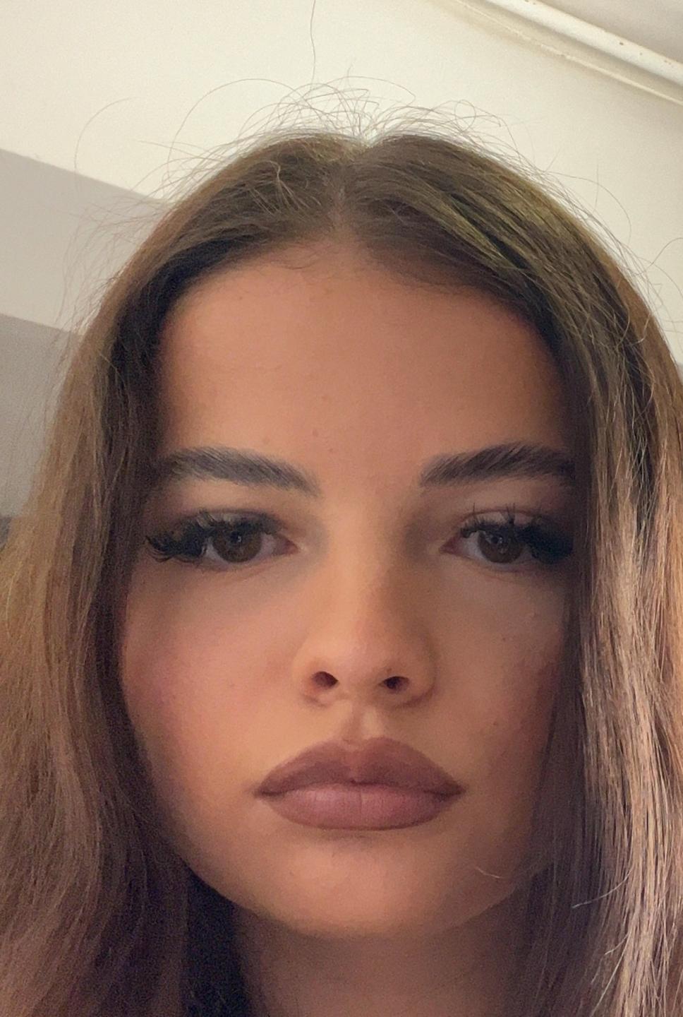 Image of cam model ElinorRandleman from XloveCam