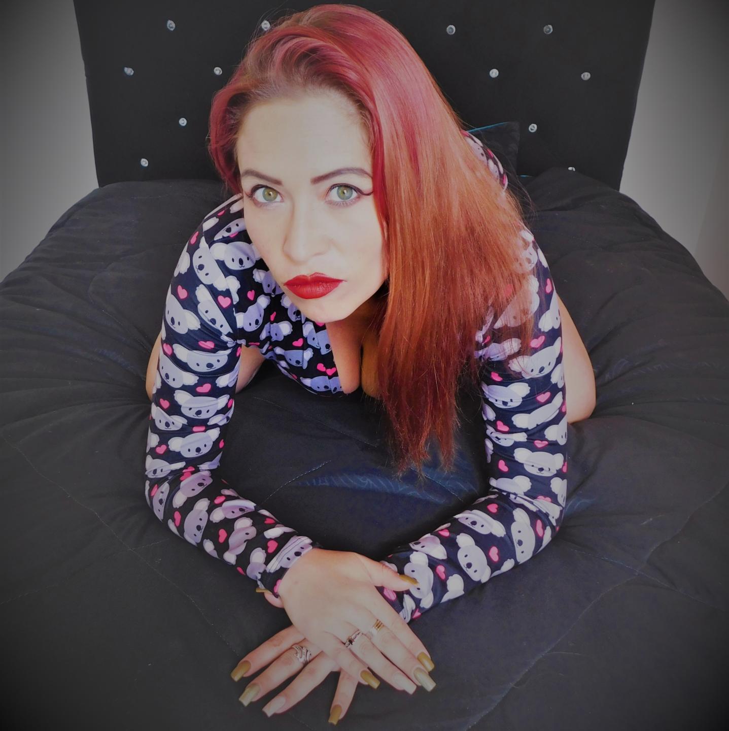 Image of cam model ImEmilyHanks from XloveCam