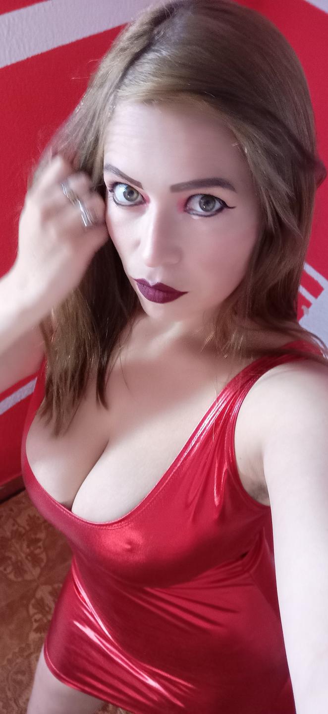Image of cam model ImEmilyHanks from XloveCam