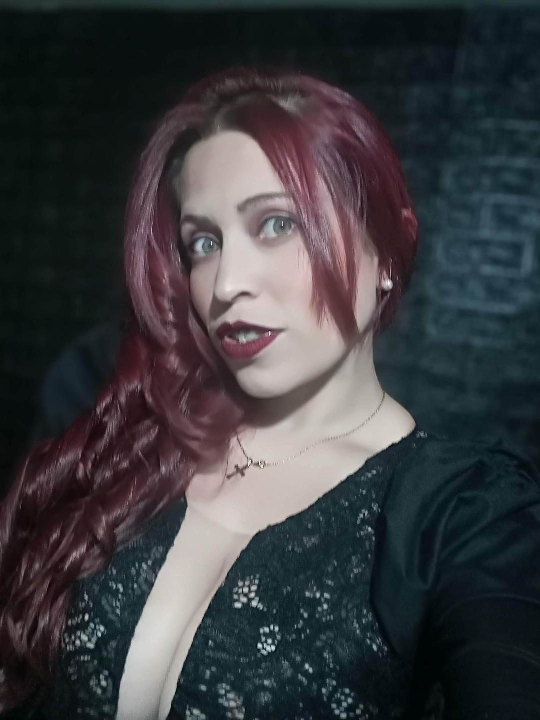 Image of cam model ImEmilyHanks from XloveCam