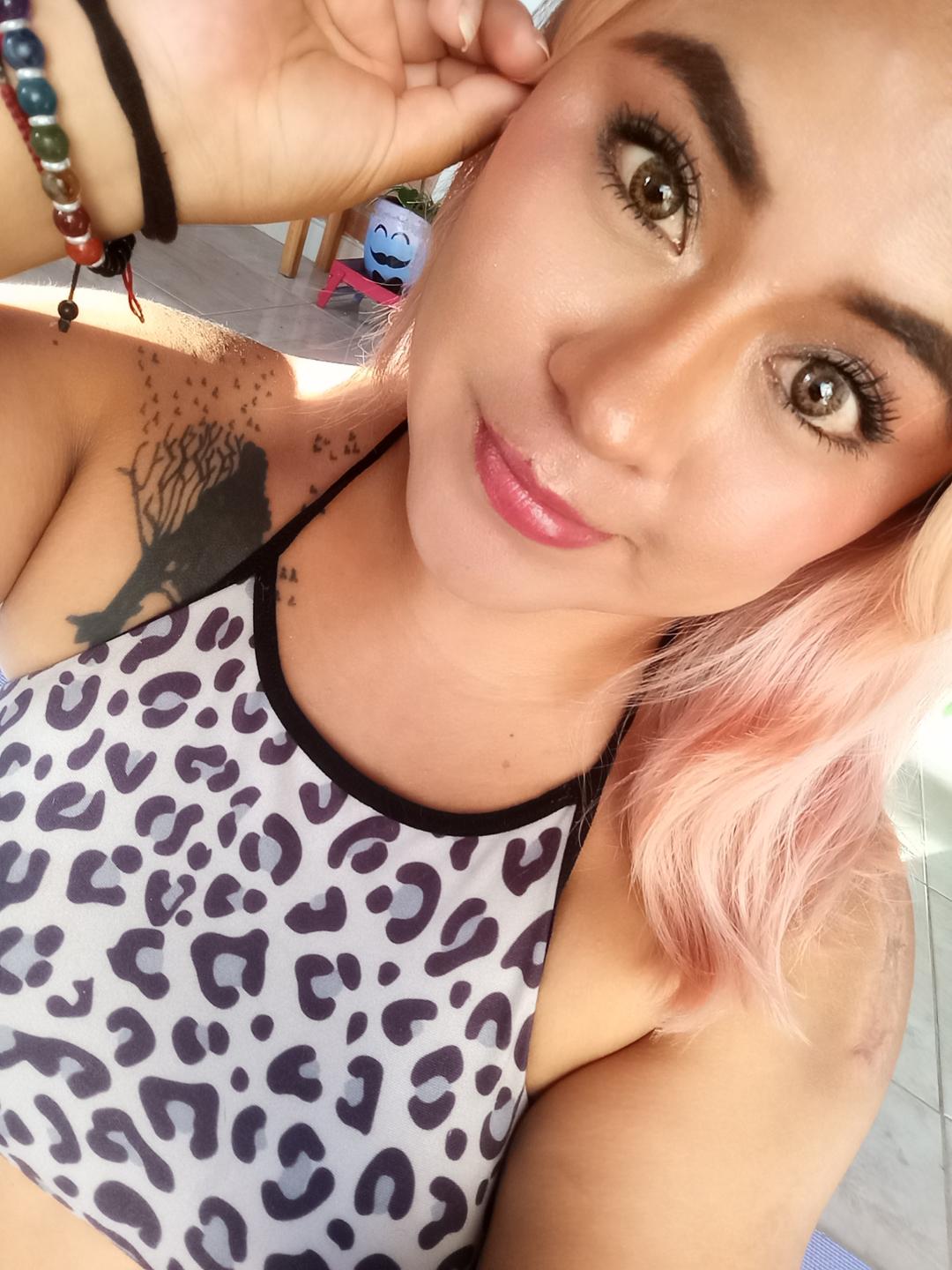 Image of cam model Estefaniaa69 from XloveCam
