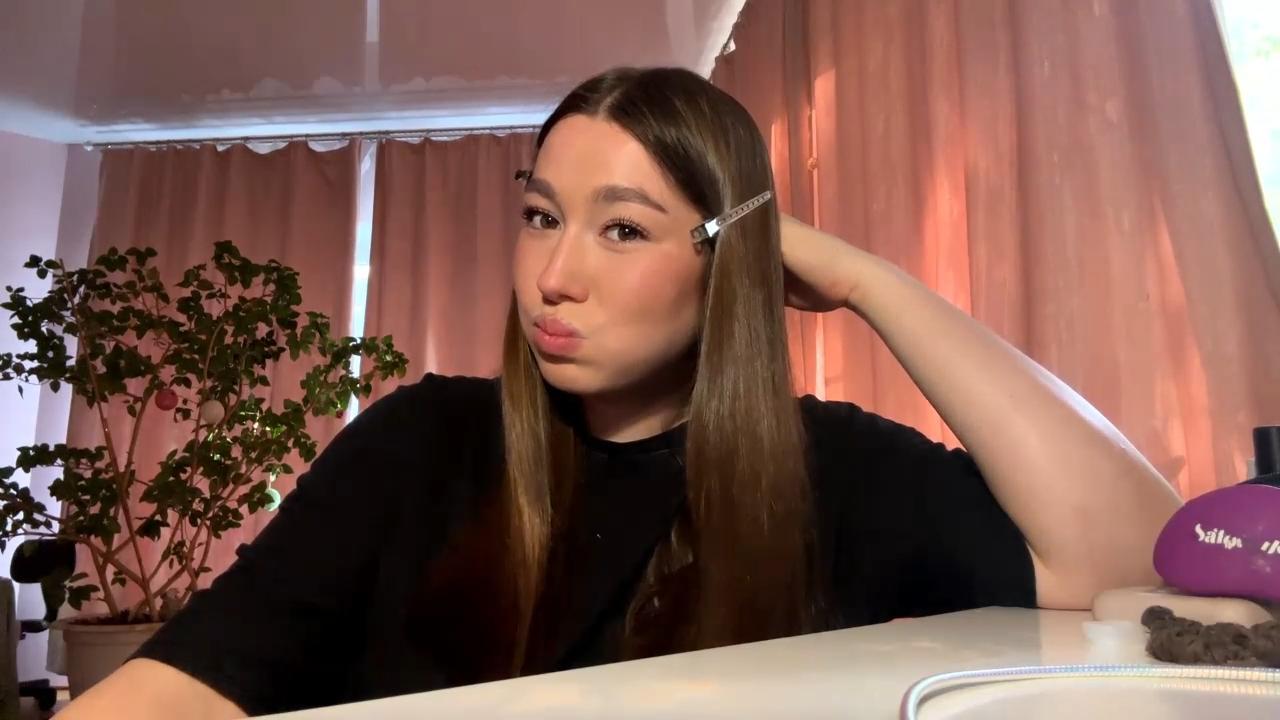 Image of cam model DannaTavorn from XloveCam
